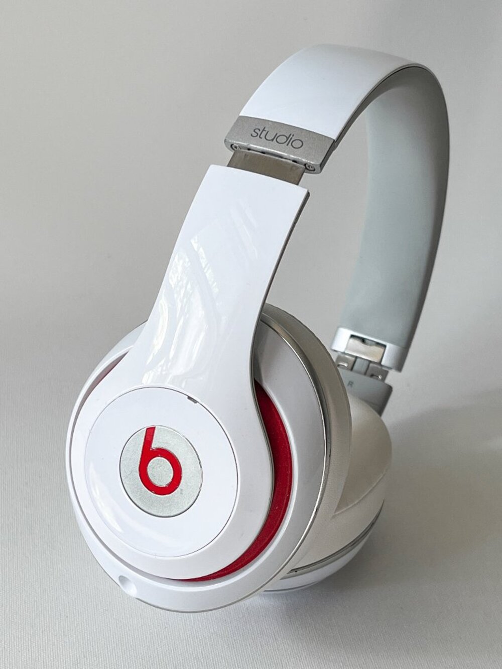 Beats Studio 2.0 Wired Headphones White New Pads